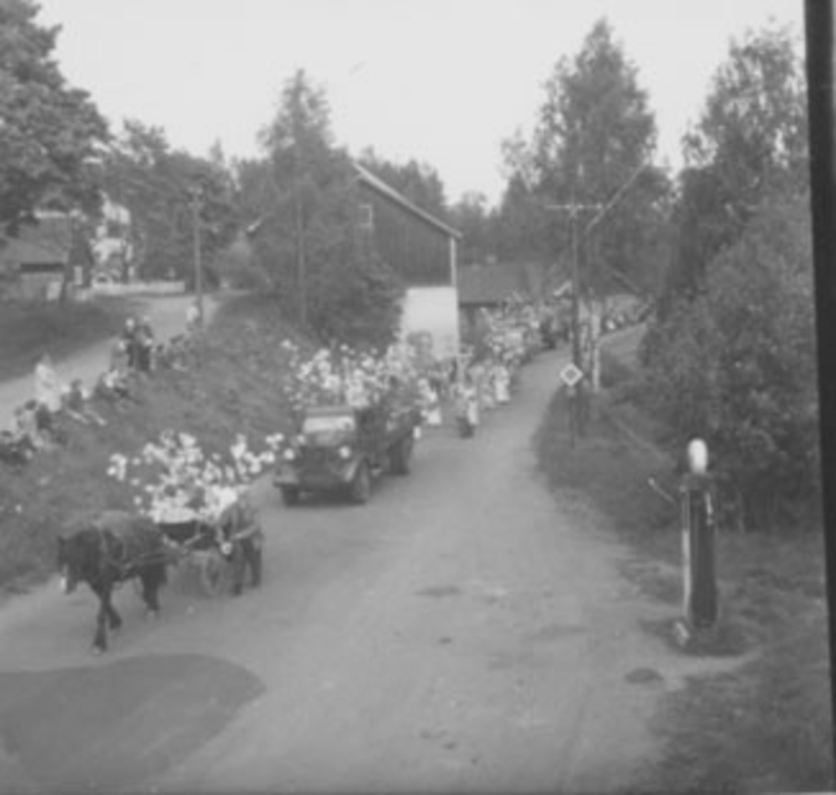 Anno Domkirkeodden, WERGELANDSDAGEN, OPPTOG, MANGE BARN, HEST MED KJERRE, PYNTET LASTEBIL, REFLING HAGEN, INGEBORG, TANGEN