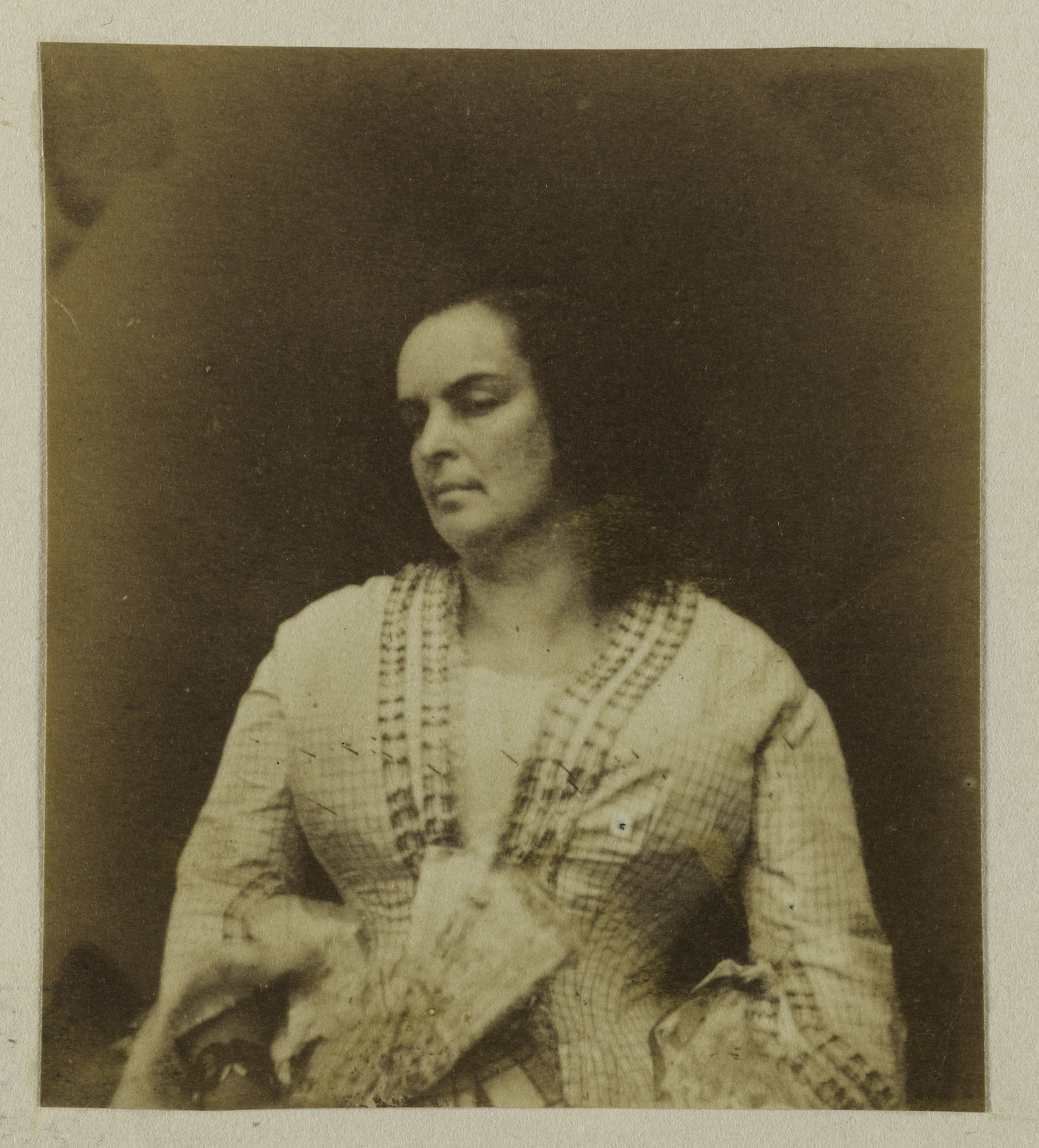 Auguste Vacquerie, Madame Adèle Hugo, tête tournée et légèrement penchée vers la droite
