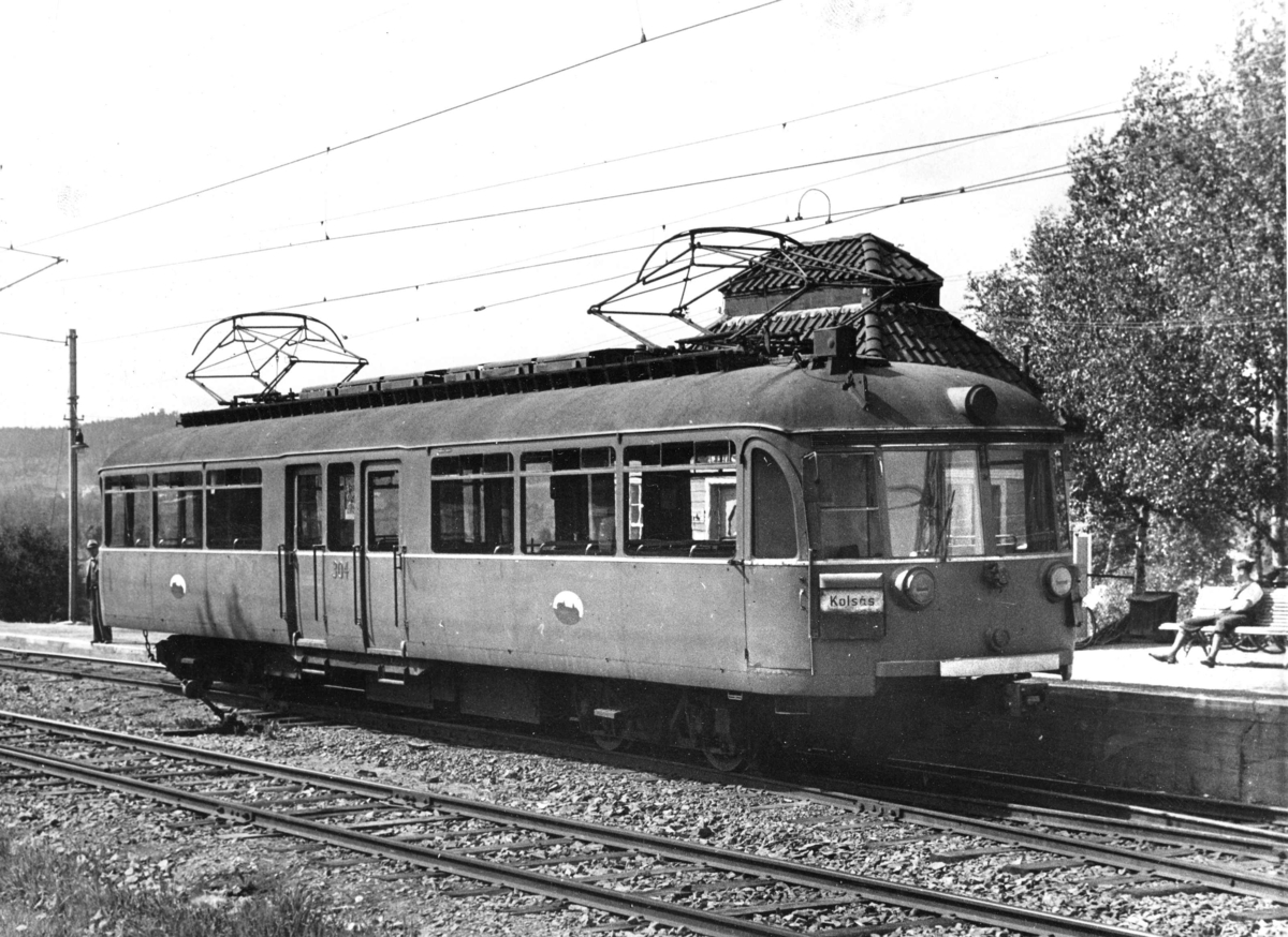 Anders Beer Wilse, Trikker