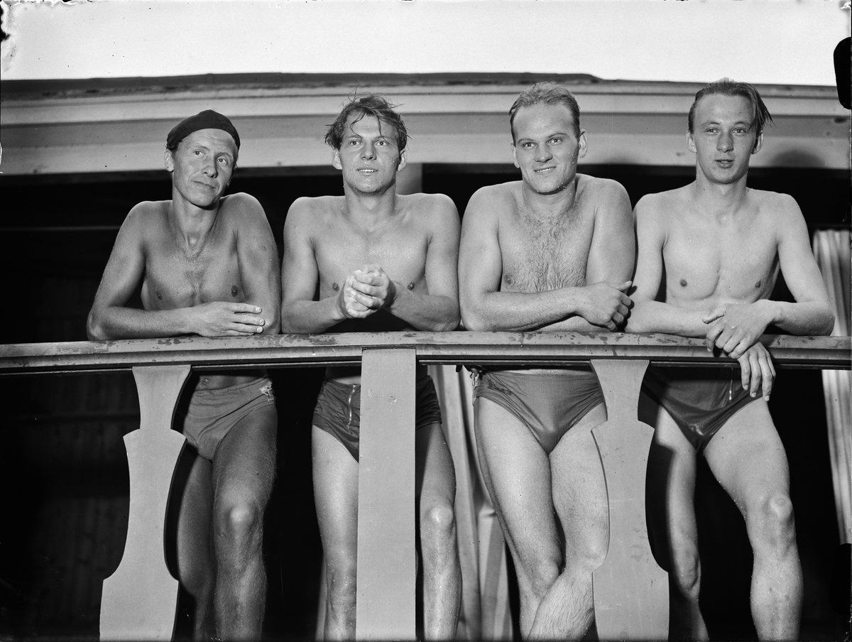 Paul Sandberg, E Magnusson, H Flink, O Dahlqvist och L Flink i Upsala Nya Tidnings lag, vinnare i klass I i korporationssimningen, Fyrisbadet