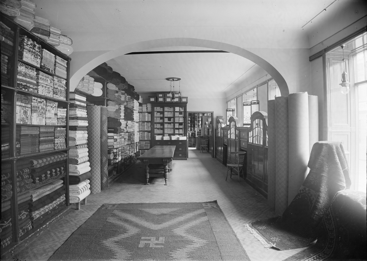 Henri Osti's Fotografiateliér, AB Ågren & Karell, Svartbäcksgatan 6, Uppsala 1890