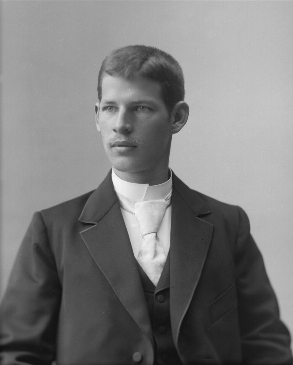 Gustav Borgen, NFB.34870