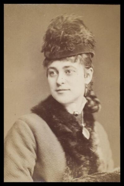 London Stereoscopic and Photographic Company, Guy Little Theatrical Photograph