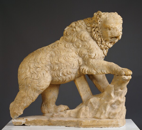 Unknown, Statue of a Bear
