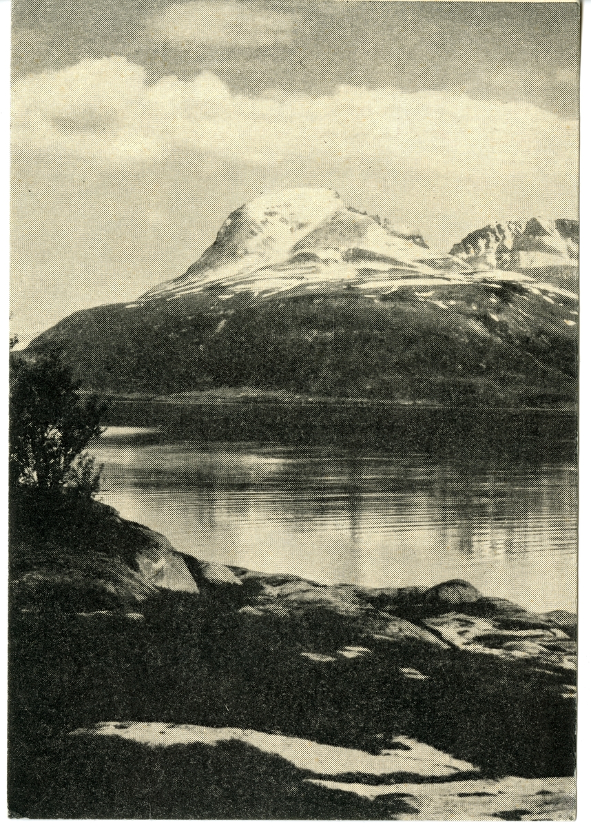 Anders Beer Wilse, Postkort. Landskap med fjell og fjord i Balsfjord.