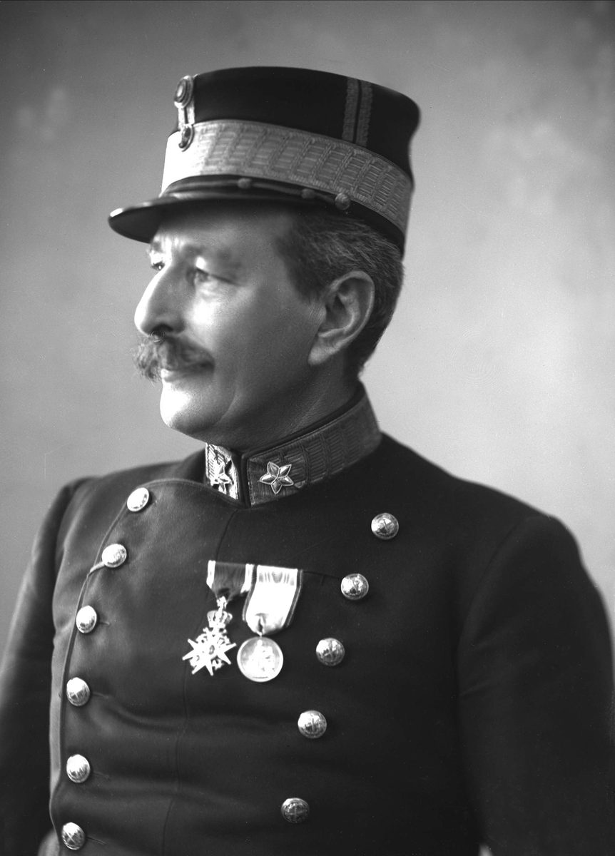 Gustav Borgen, Portrett, general Vogt i uniform, 1912.