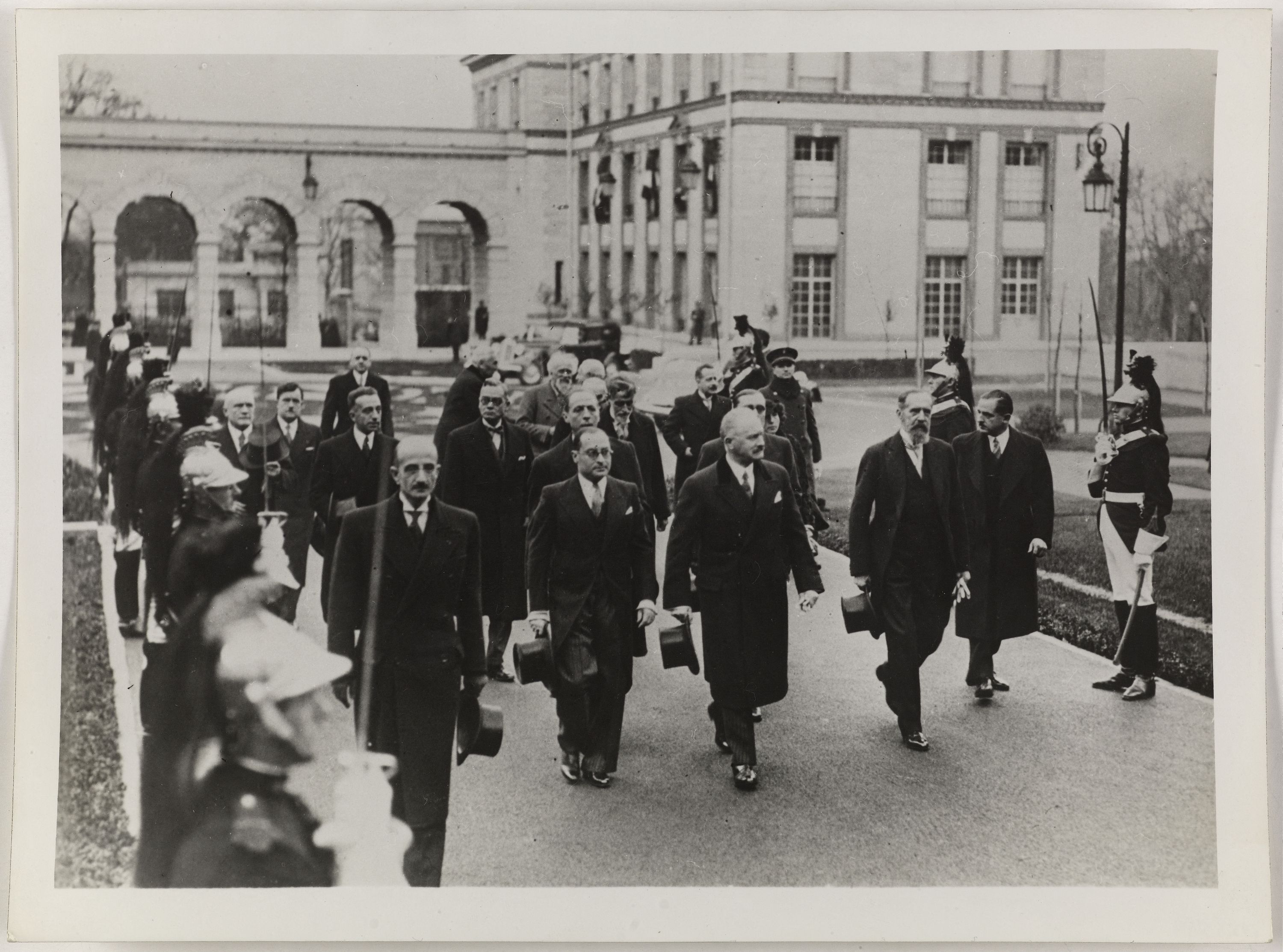 Anonyme, Portrait de groupe lors de l'inauguration de la Maison internationale, Cité internationale universitaire de Paris, 14ème arrondissement