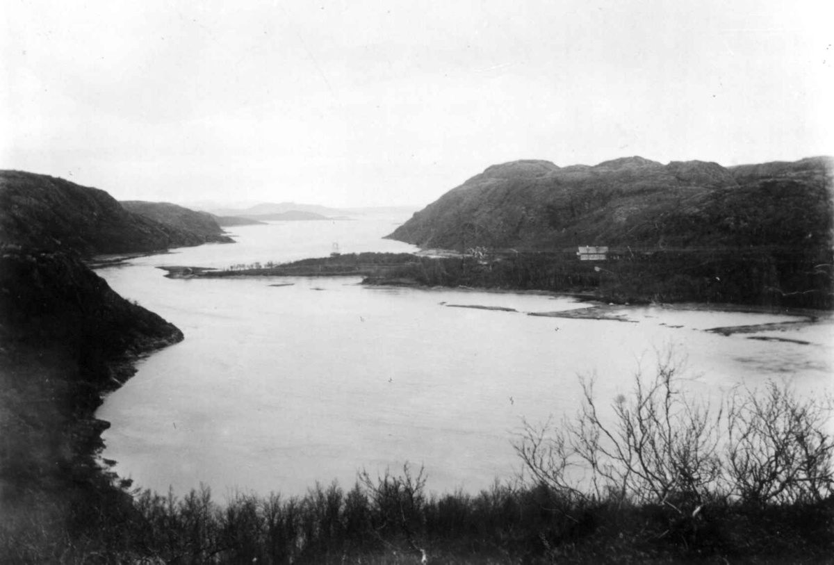 Ellisif Rannveig Wessel, Oversiktsbilde over Elvenes, Sør-Varanger, Finnmark, antatt 1900-1910.