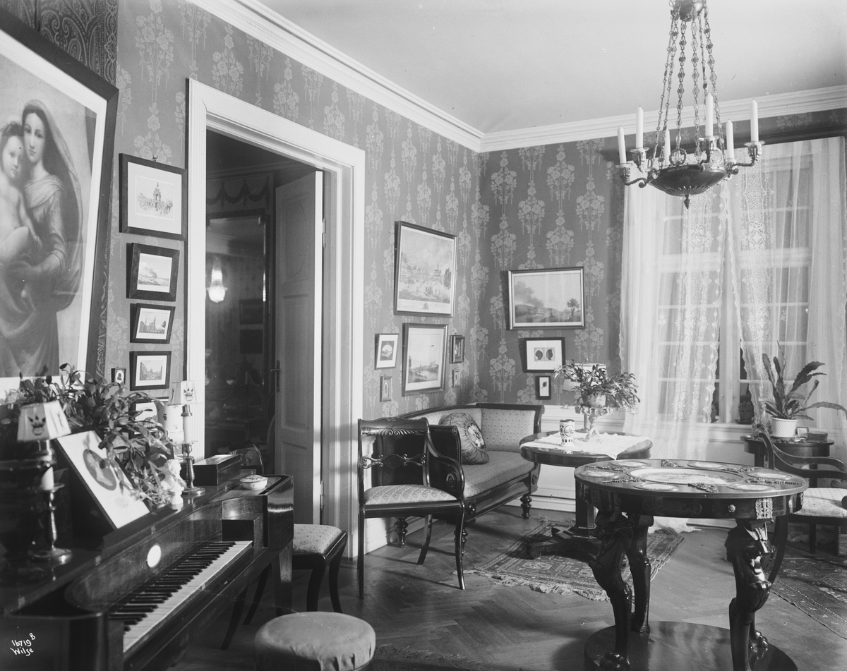 Anders Beer Wilse, Konv: Gruset cabinet