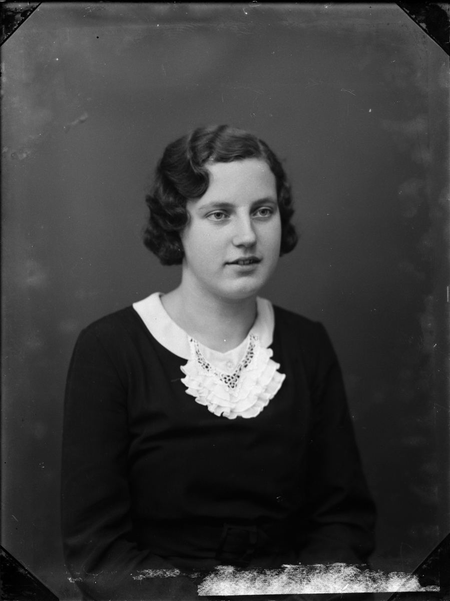 Skötsner-Edhlund, Ateljé Portrait - Eva Andersson, Östhammar, Uppland