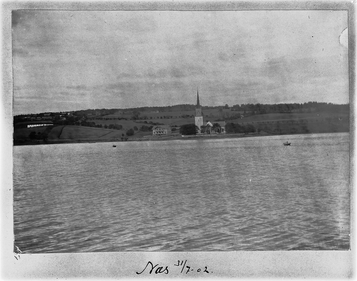 Johan Albert Steen, Nes Kirke og Tingnes Kommunelokale sett fra Mjøsa.