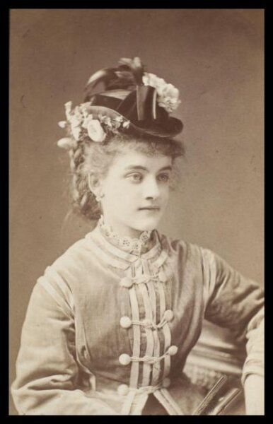 London Stereoscopic and Photographic Company, Guy Little Theatrical Photograph