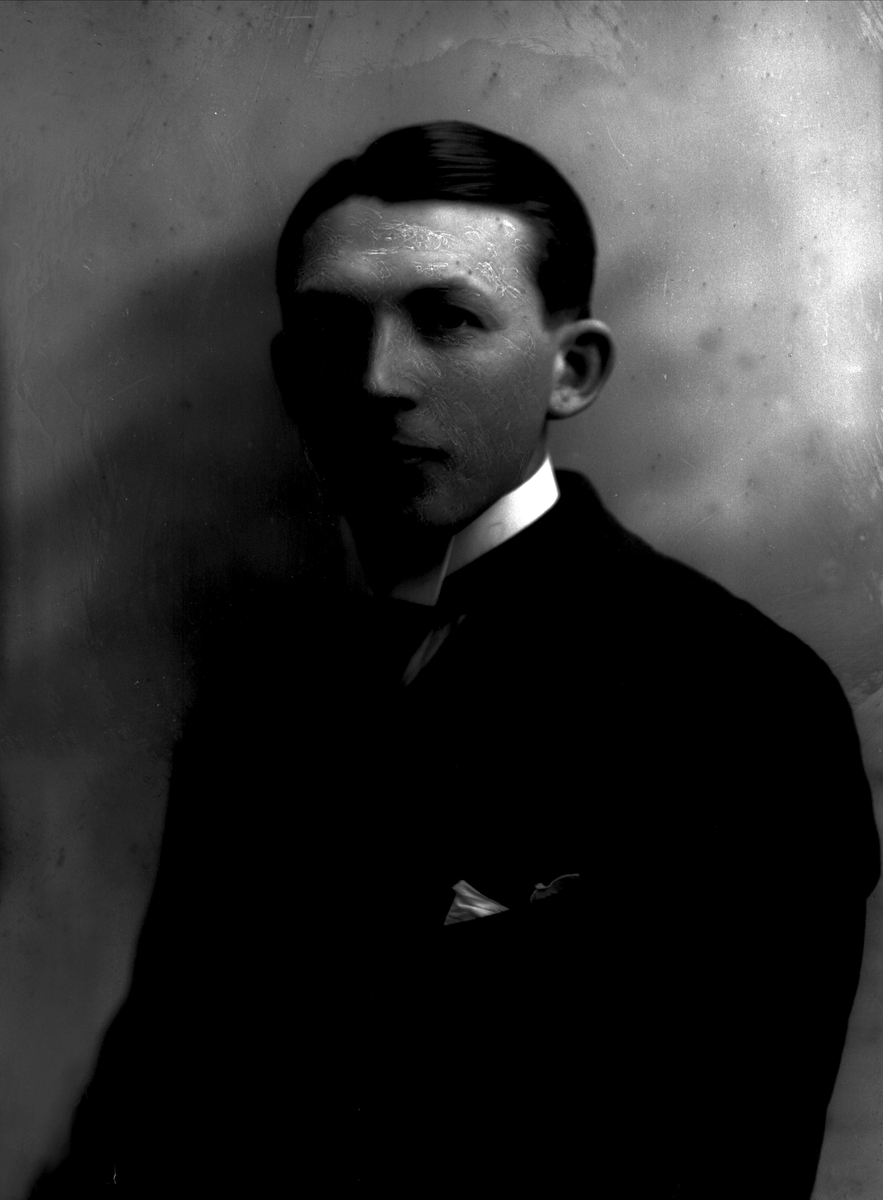 Gustav Borgen, NFB.04798