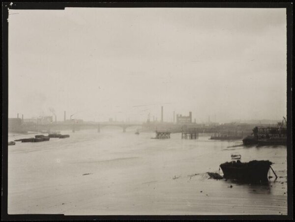 Hoppé, Emil Otto, Battersea from the River, Chelsea, London