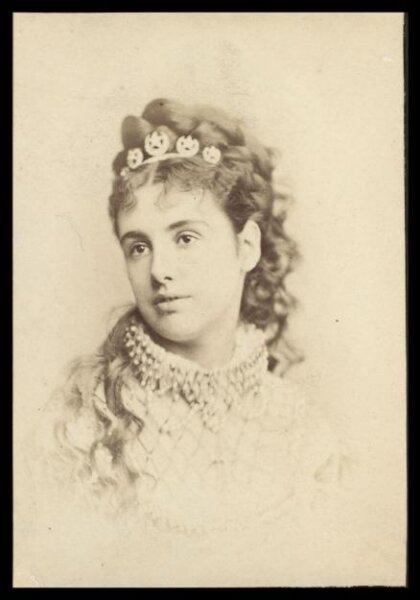 London Stereoscopic and Photographic Company, Guy Little Theatrical Photograph