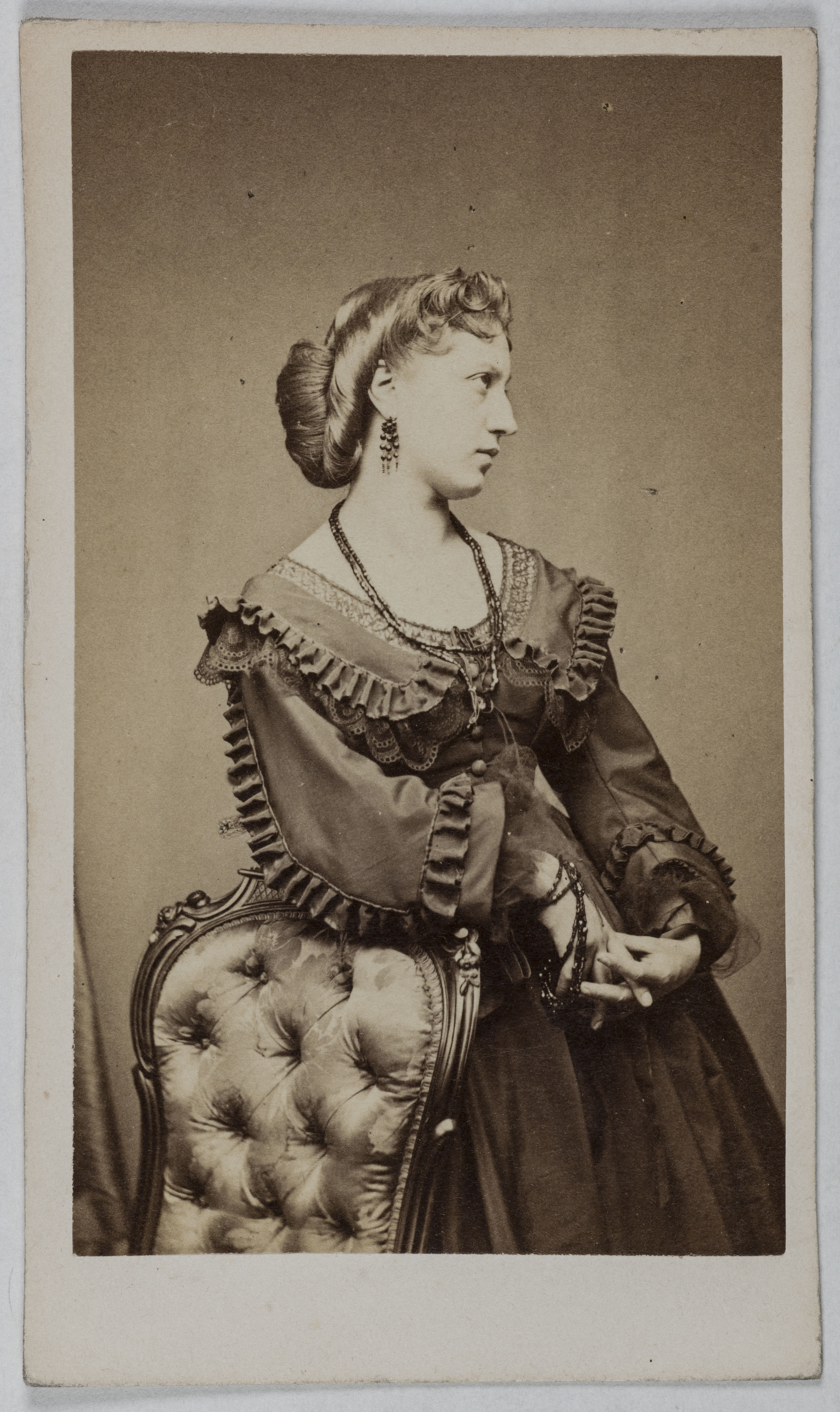 Ulric Grob, Portrait de Léontine Fromentin (L. Devaux), (1840-1887), (actrice)