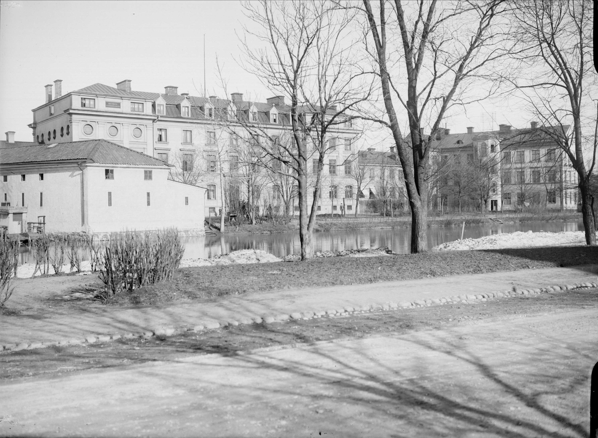 Alfred Dahlgren, Kvarteret Tigern, fd kvarteret Lindormen, Dragarbrunn, Uppsala, från västra sidan av Fyrisån, 1901 - 1902