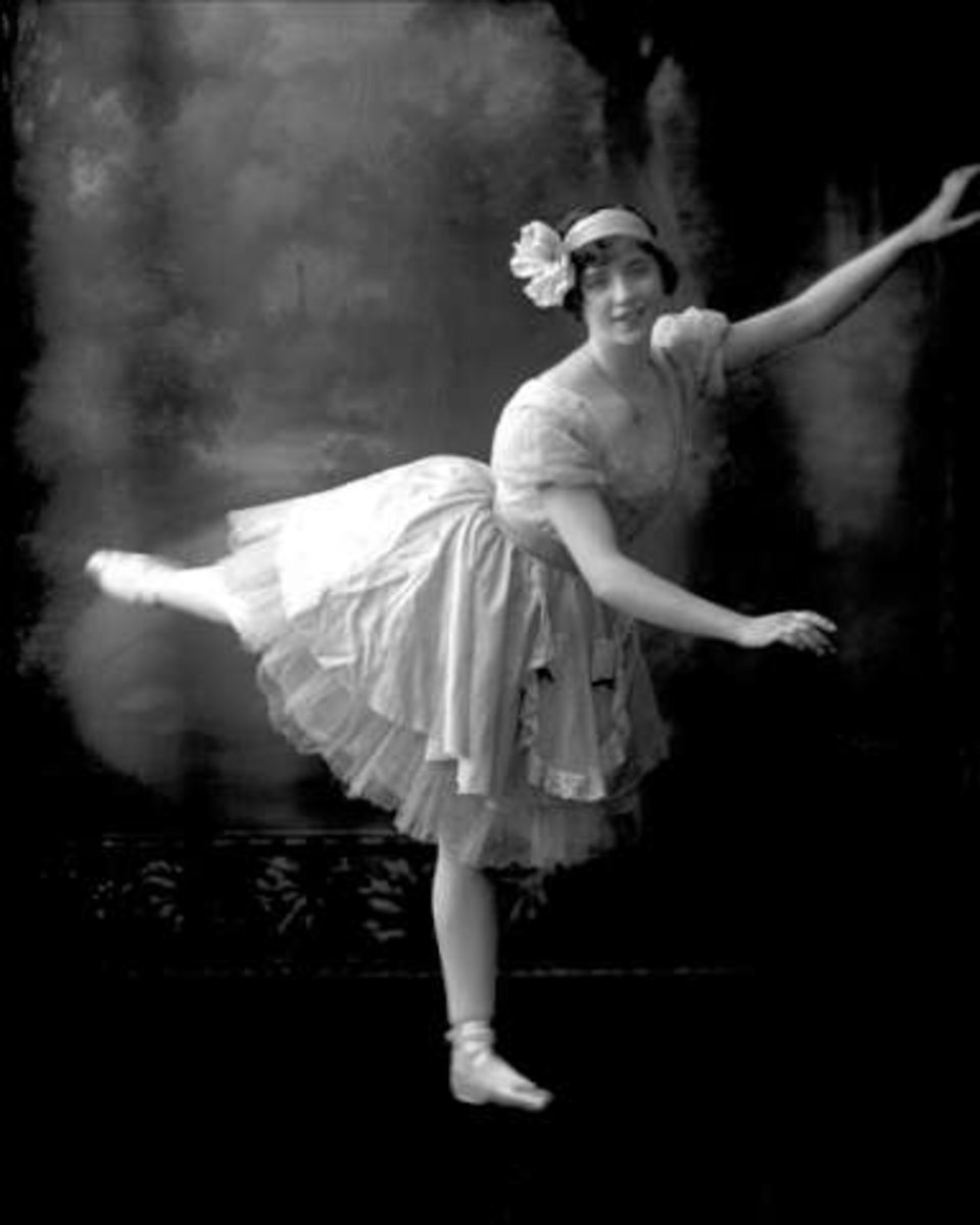 Gustav Borgen, Portrett, kvinne danser ballett. Frøken Buttedal.
