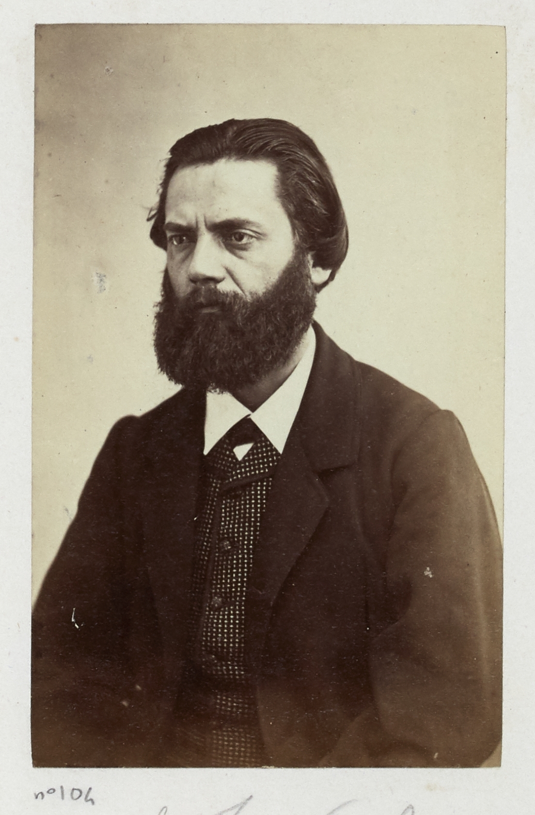 Anonyme, Vallès (né Vallez) Jules Louis Joseph (1832-1885). Ecrivain, journaliste et membre de la Commune, il siège à la commission de l'Enseignement. Il est le fondateur du journal "Le Cri du Peuple". Condamné à mort par contumance, il se réfugie en Angleterre.