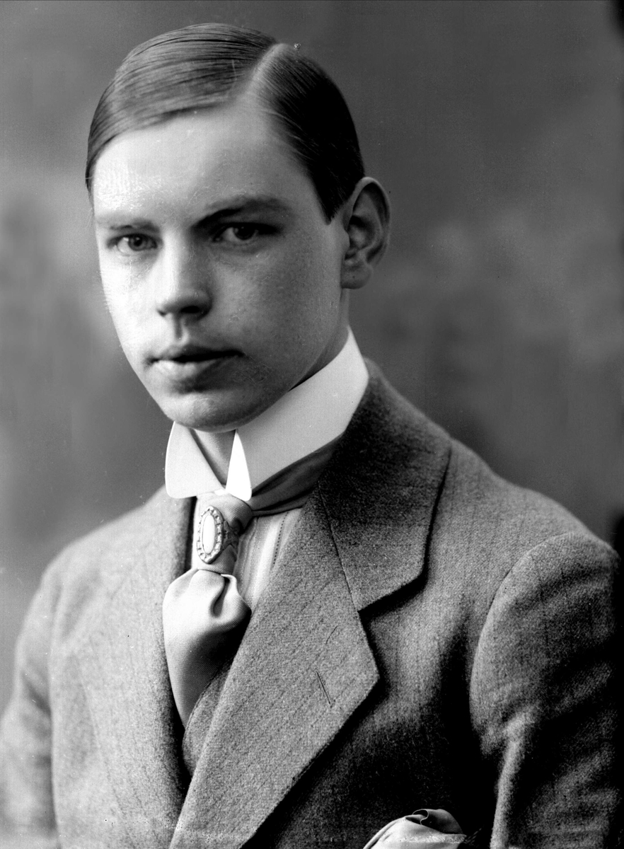 Gustav Borgen, Portrett, skuespiller Herlofsen.