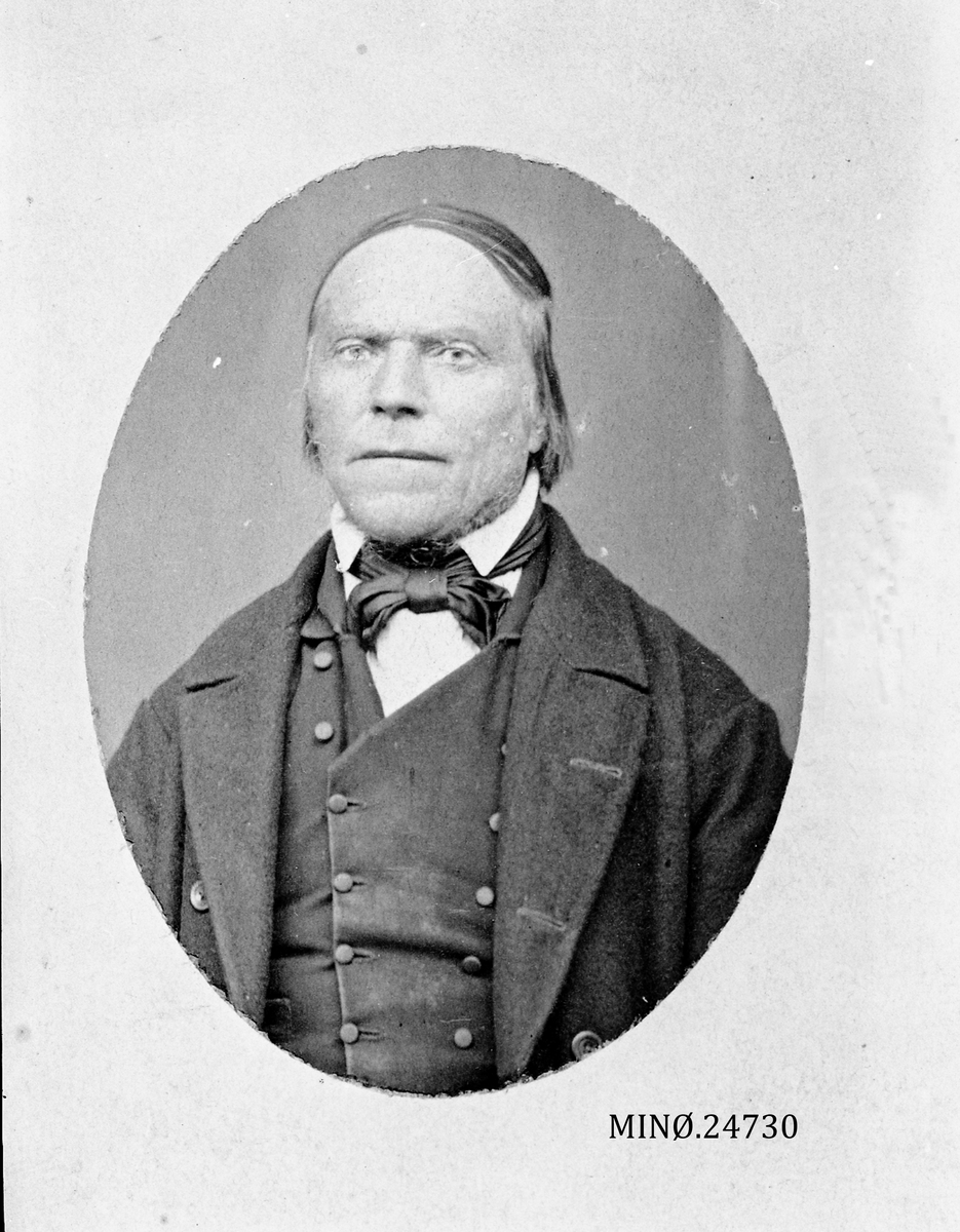 Elen Schomragh, Portrett av mann - Anders A. Urset, født 1799.