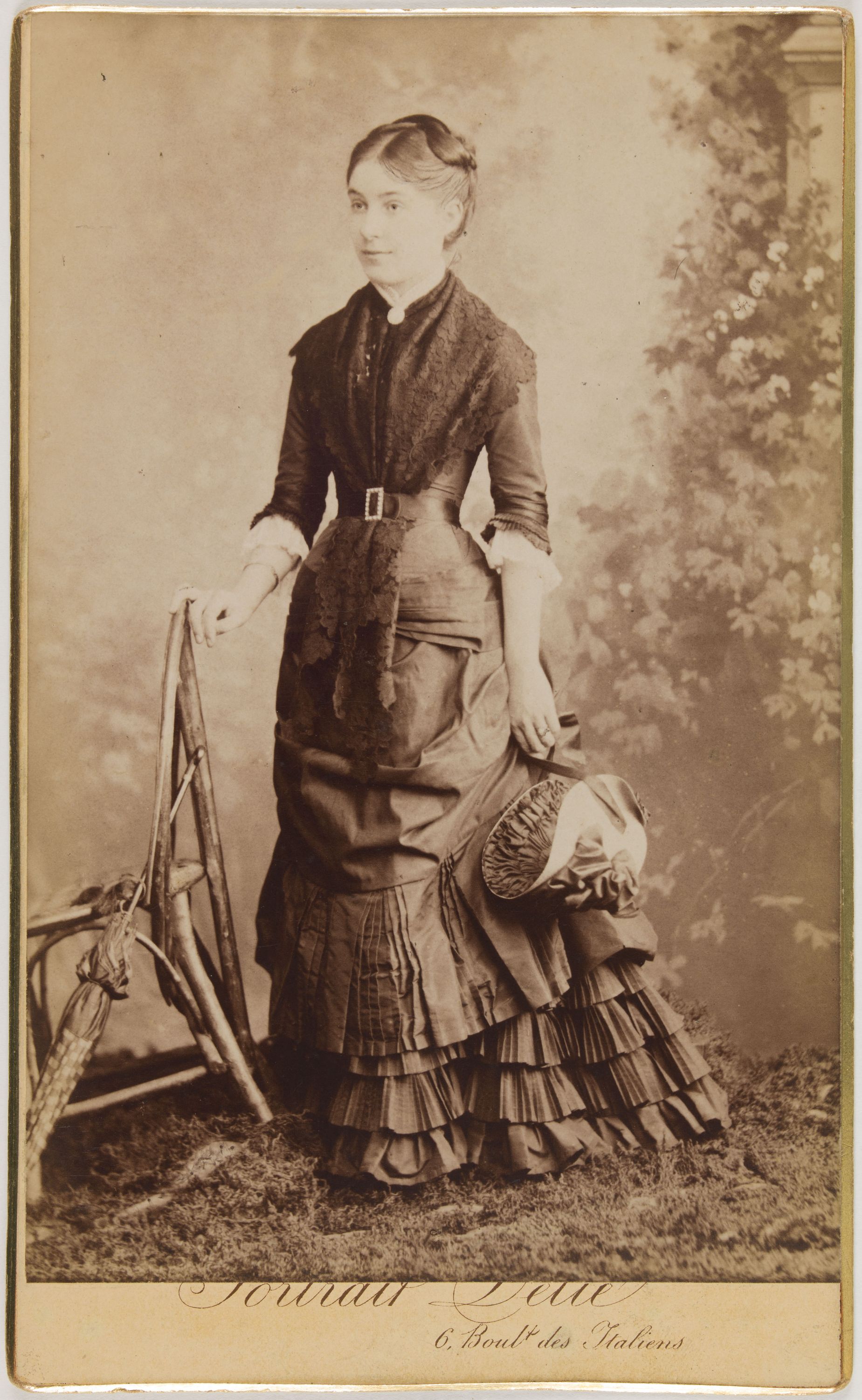 Hippolyte Delié, Noémi Renan, photo 3/4 gauche
