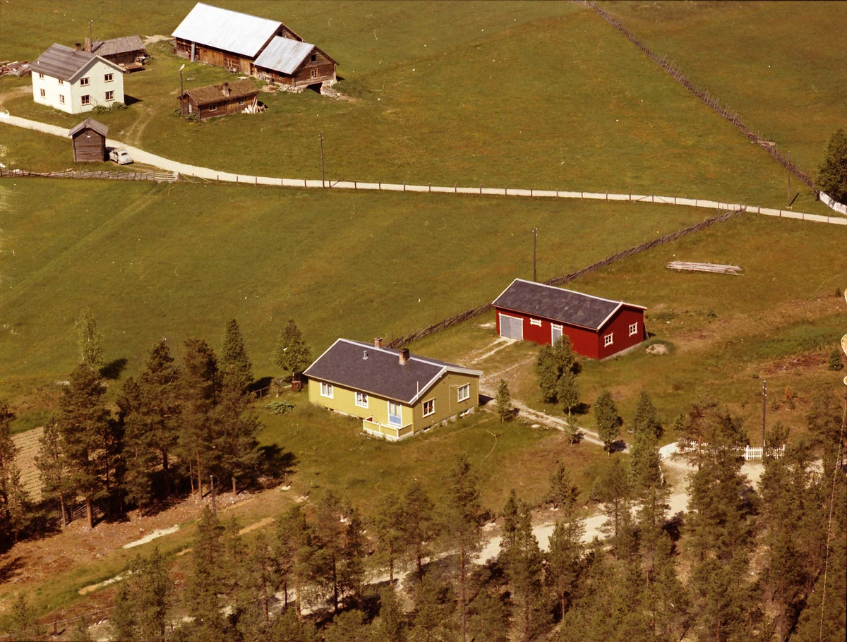 Widerøes Flyveselskap A/S, Gårdsplass.