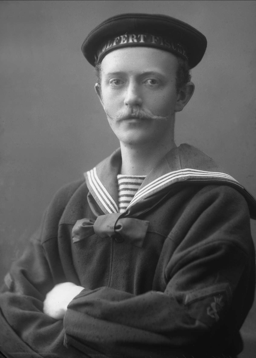 Gustav Borgen, Portrett, mann i matrosuniform. W. Christensen. (luepåskrift ...ulfert Fischer)