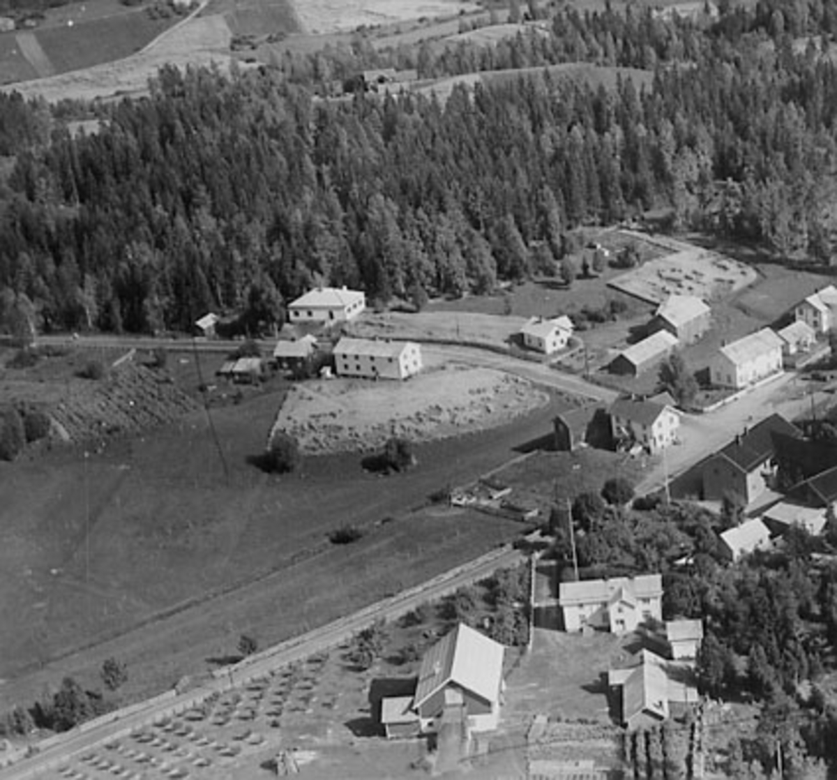Widerøes Flyveselskap A/S, FLYFOTO ÅSVANG SENTRUM