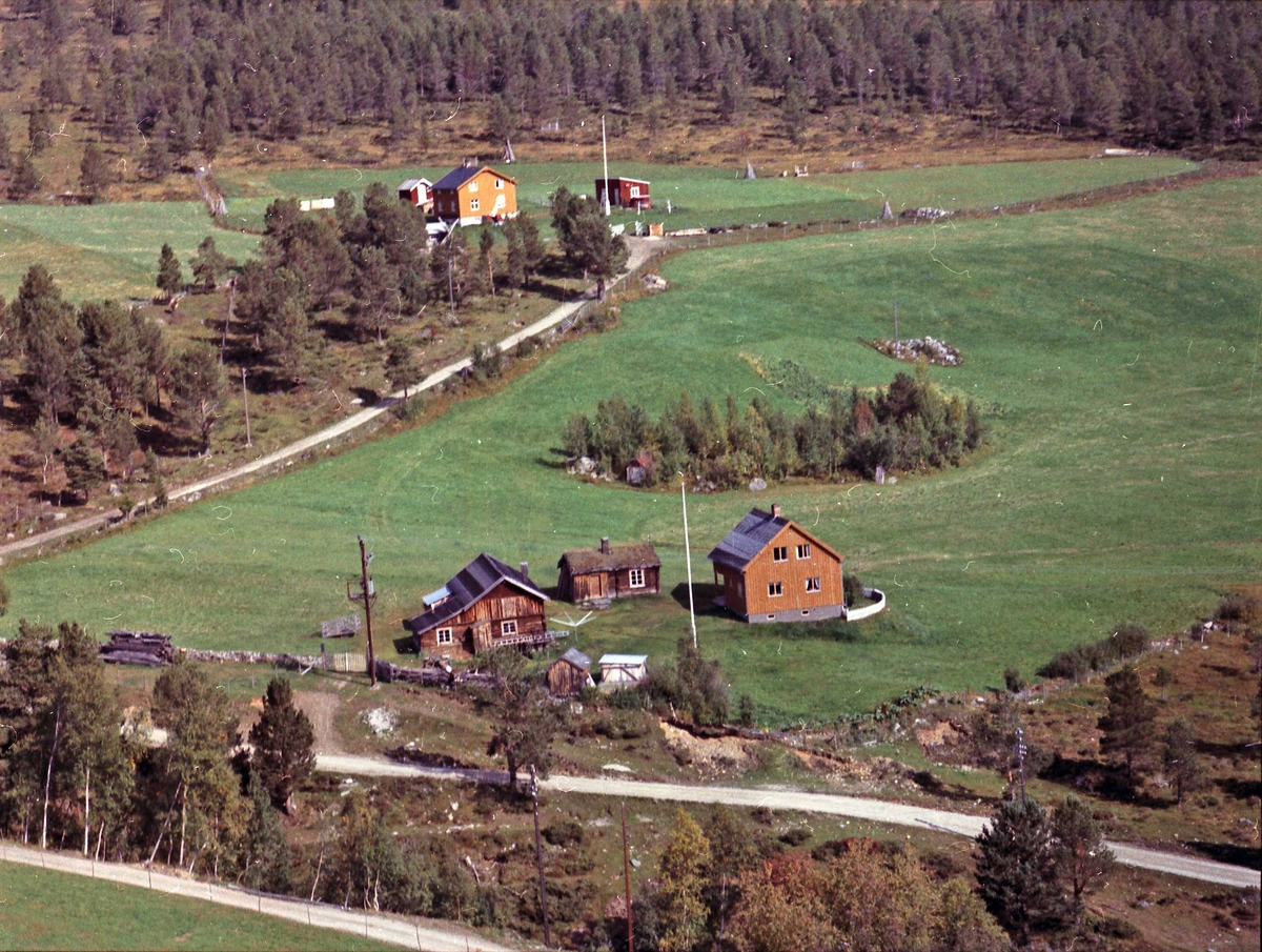 Widerøes Flyveselskap A/S, Gårdsplass.