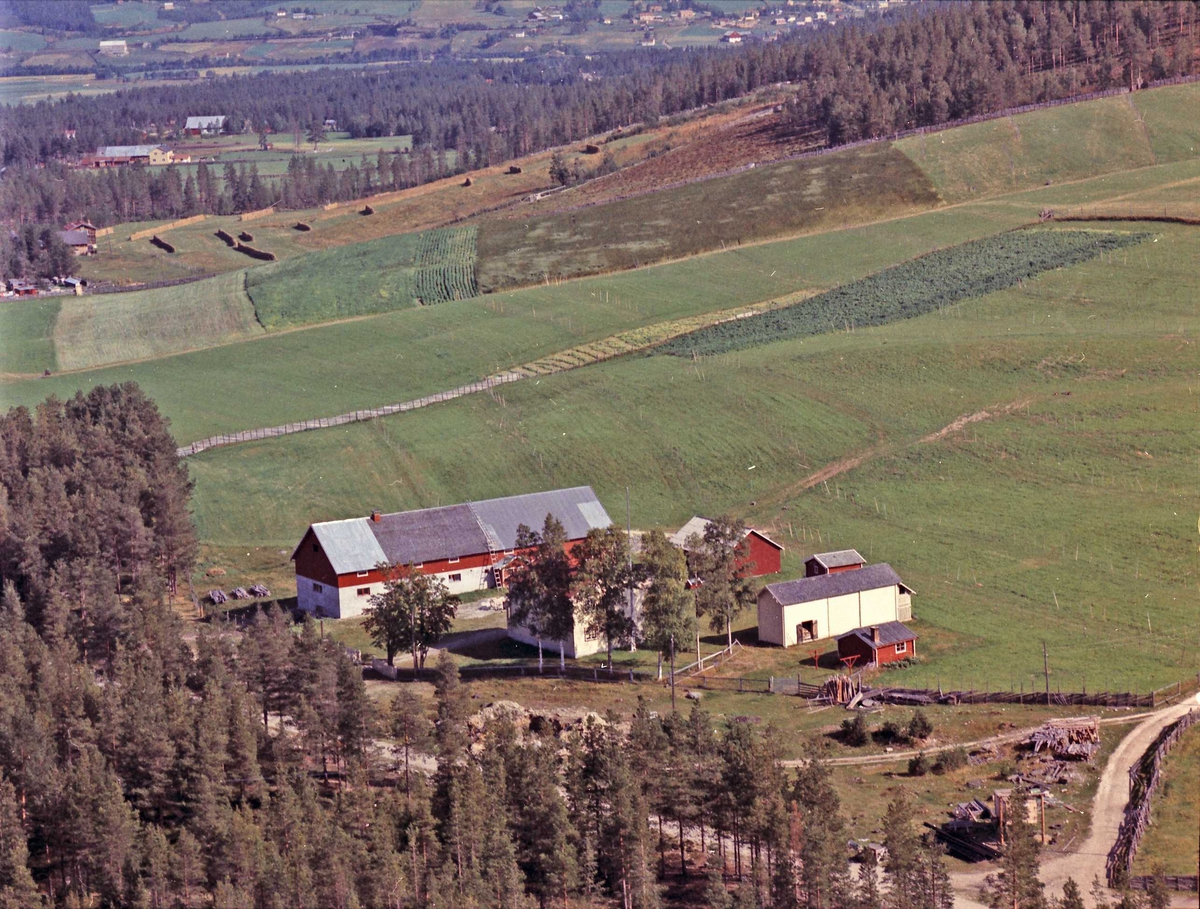 Widerøes Flyveselskap A/S, Gårdsbruk (Kjøllhaugen).