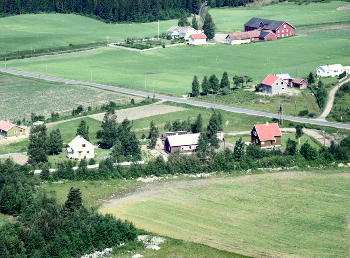 Widerøes Flyveselskap A/S, FLYFOTO AKERLI OG MIDTLI, BOLIGHUS.