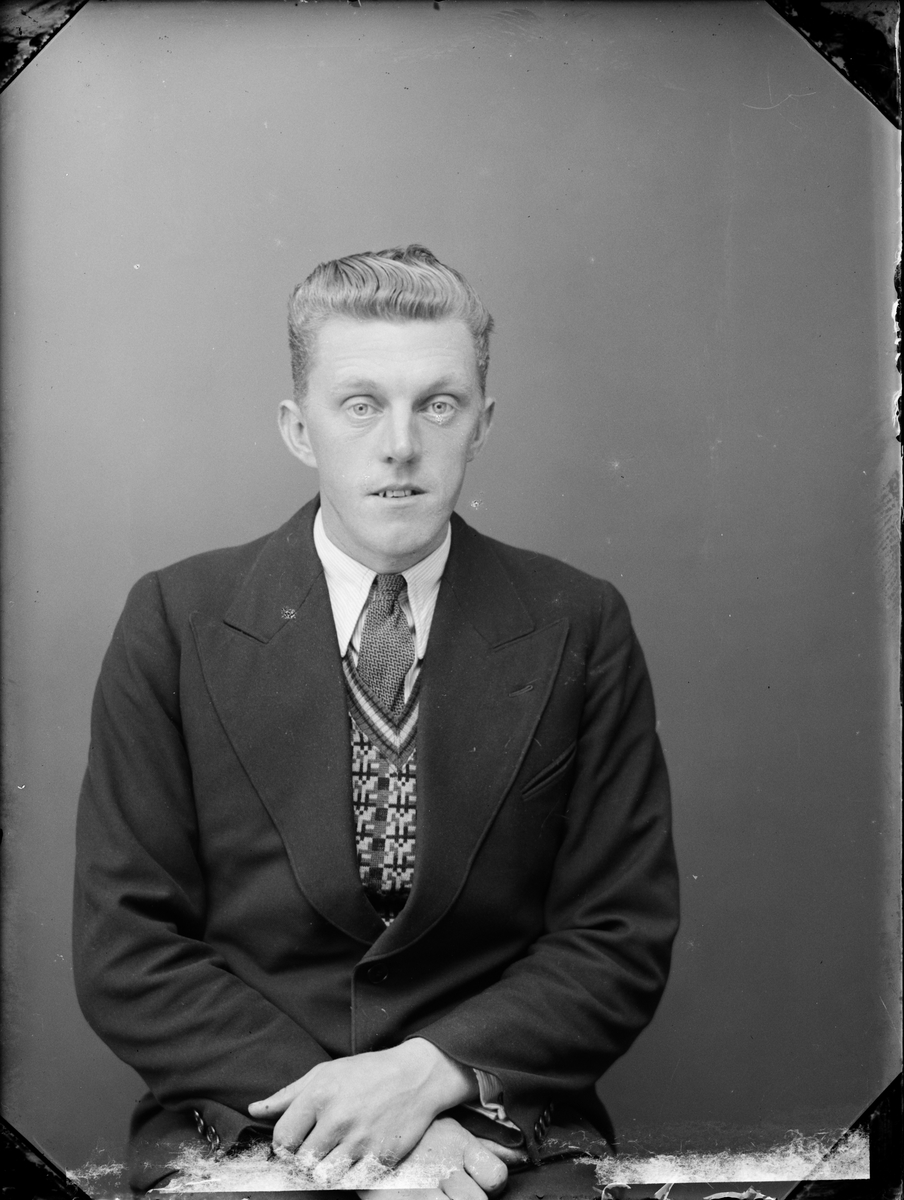 Skötsner-Edhlund, Ateljéporträtt - Gustaf Sjöberg från Johannisfors, Uppland