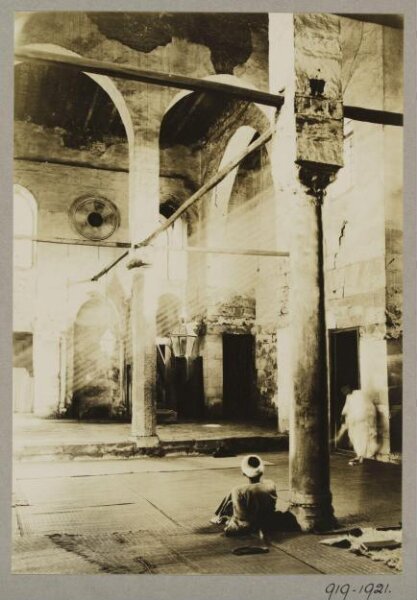 K.A.C. Creswell, Inner view on the sanctuary in the mosque of al-Suwaydi, Cairo