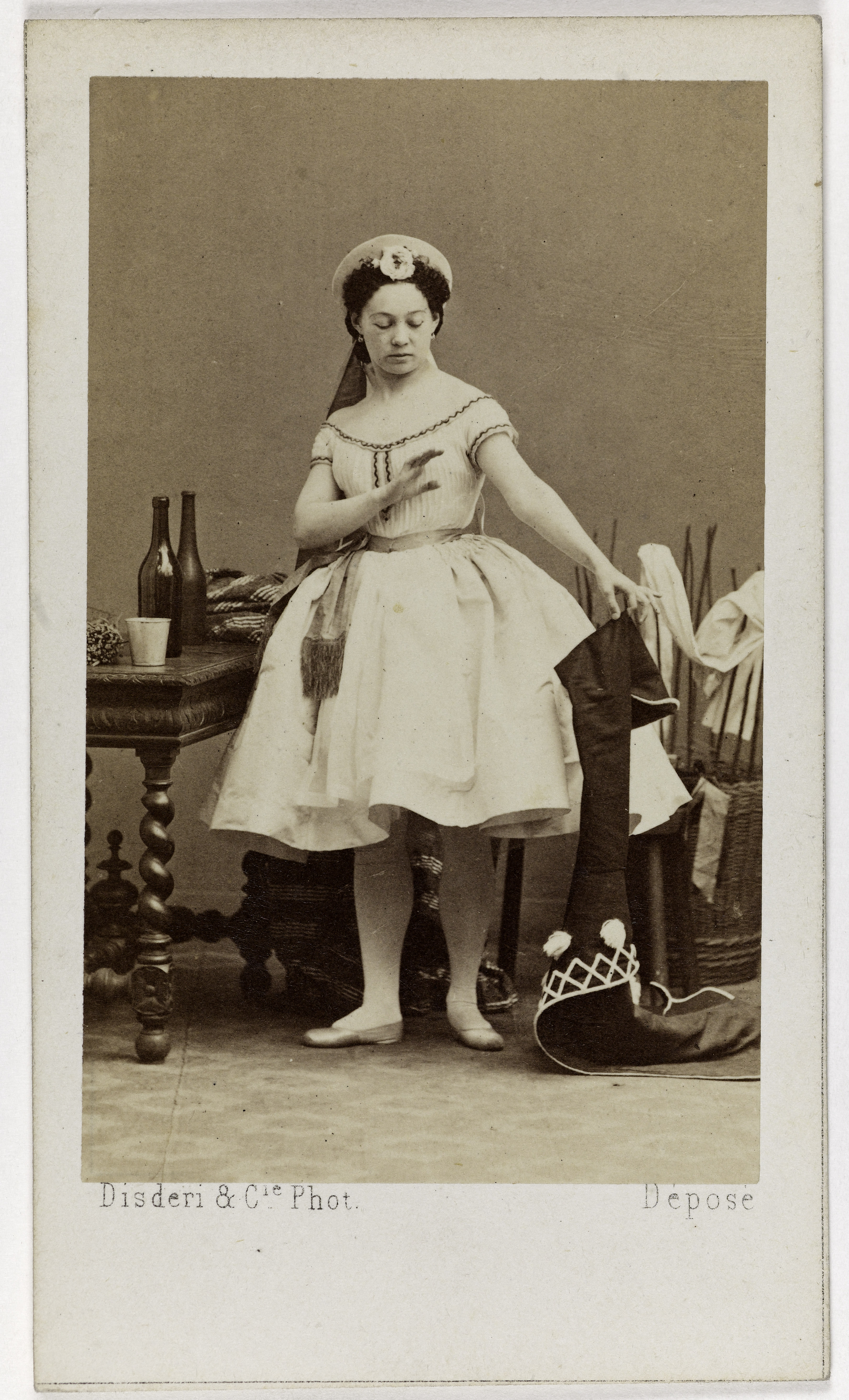 Disderi & Cie, Portrait de Zina Mérante, née Zina Richard, danseuse à l'Opéra vers 1857-1863.