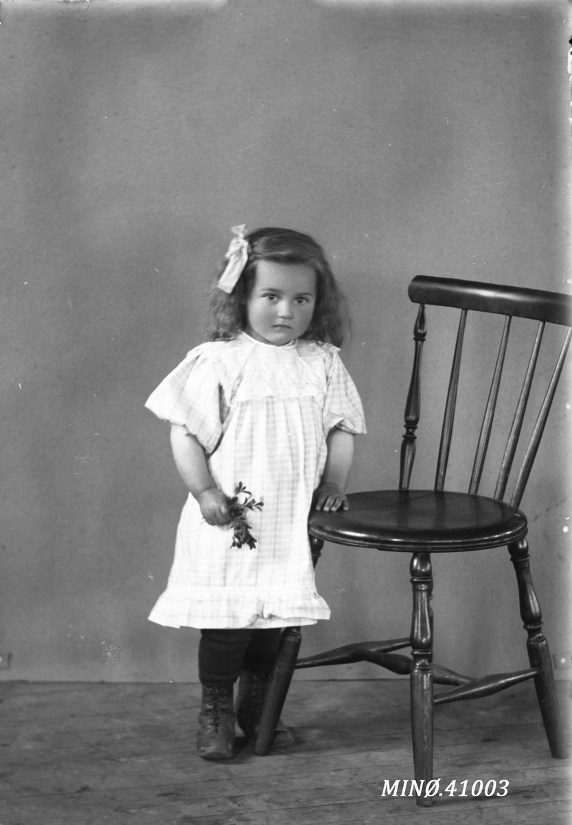 Oscar Holte, Portrett av ung jente - Hilda Lien