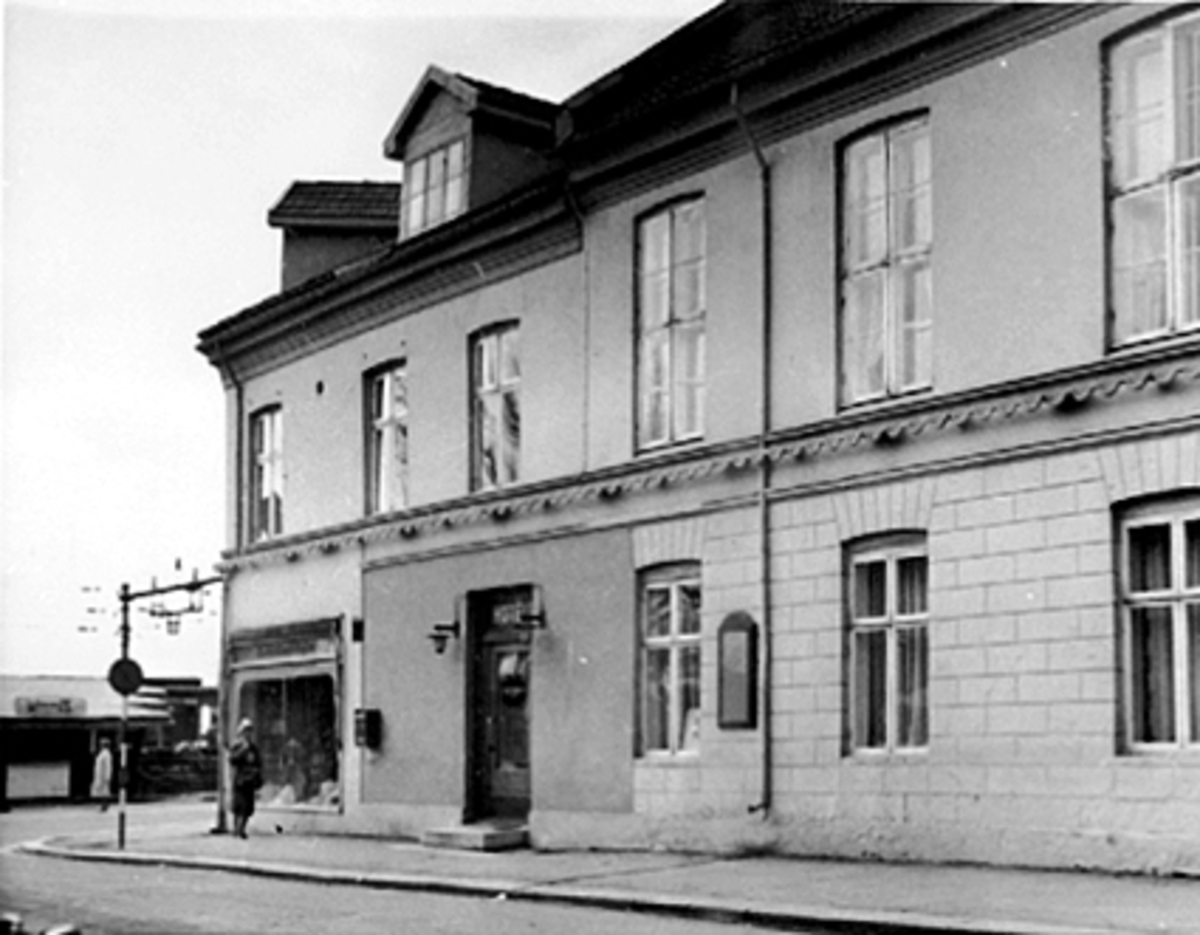 Anno Domkirkeodden, EKSTERIØR, HOTELL VICTORIA, STRANDGATA 21, TATT FRA ENGGATA.