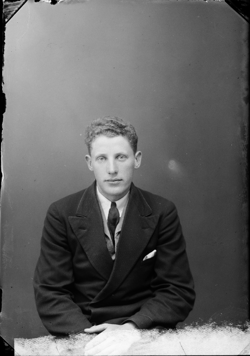 Skötsner-Edhlund, Ateljé Portrait - Einar Lundberg from Norrskedika, Börstil parish, Uppland