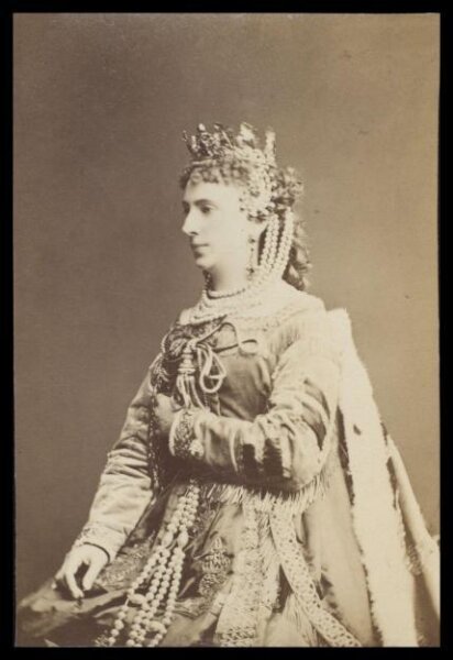 London Stereoscopic and Photographic Company, Guy Little Theatrical Photograph