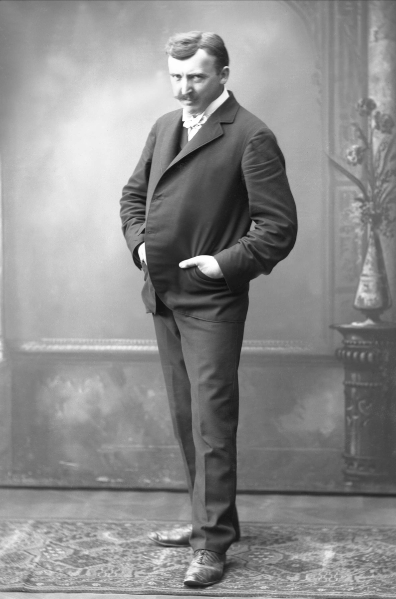Gustav Borgen, Portrett, skuespiller Stormoen som Ramseth i Daglannet av Bjørnstjerne Bjørnson.
