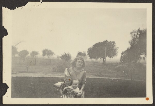 Louis Fleckenstein, [Woman and Children]