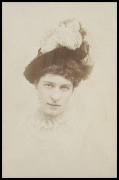 London Stereoscopic and Photographic Company, Guy Little Theatrical Photograph