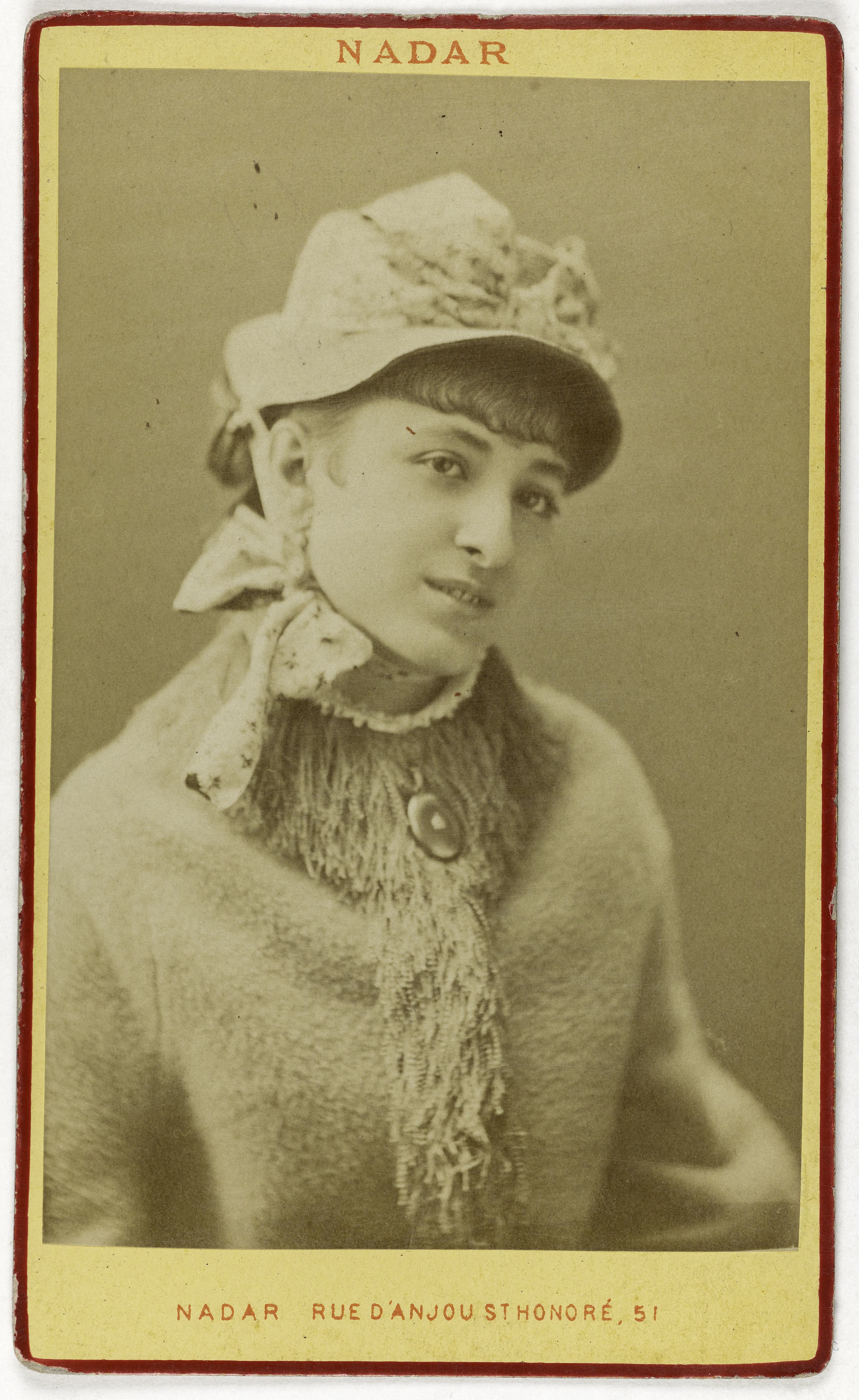 Atelier Nadar, Portrait de Blanche Philippe, dit Blanche Miroir, actrice de théâtre vers 1874.
