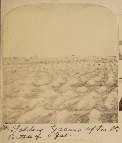 Unknown, [Graves of soldiers]