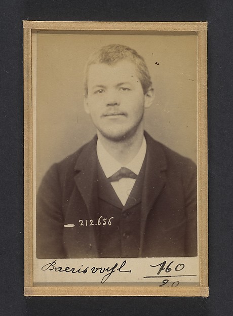 Alphonse Bertillon, Baerisvuyl. Frédéric, Jean. 28 ans, né à Fribourg (Suisse). Ébéniste. Anarchiste. 8/1/93.