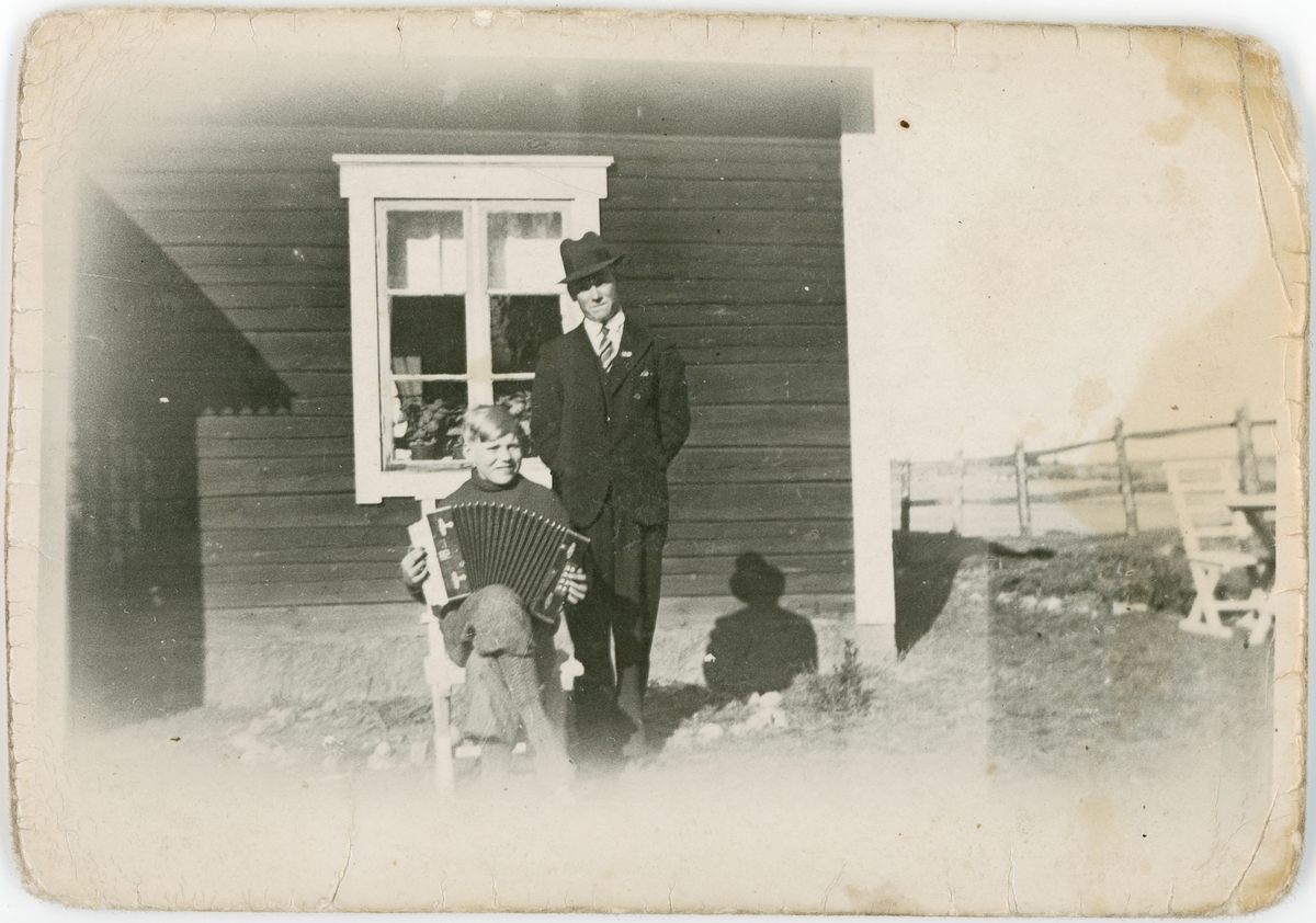 Okänd,, Bröderna Martin och Nisse, Tjälinge, Uppland 1930-talet