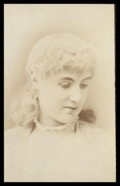 London Stereoscopic and Photographic Company, Guy Little Theatrical Photograph