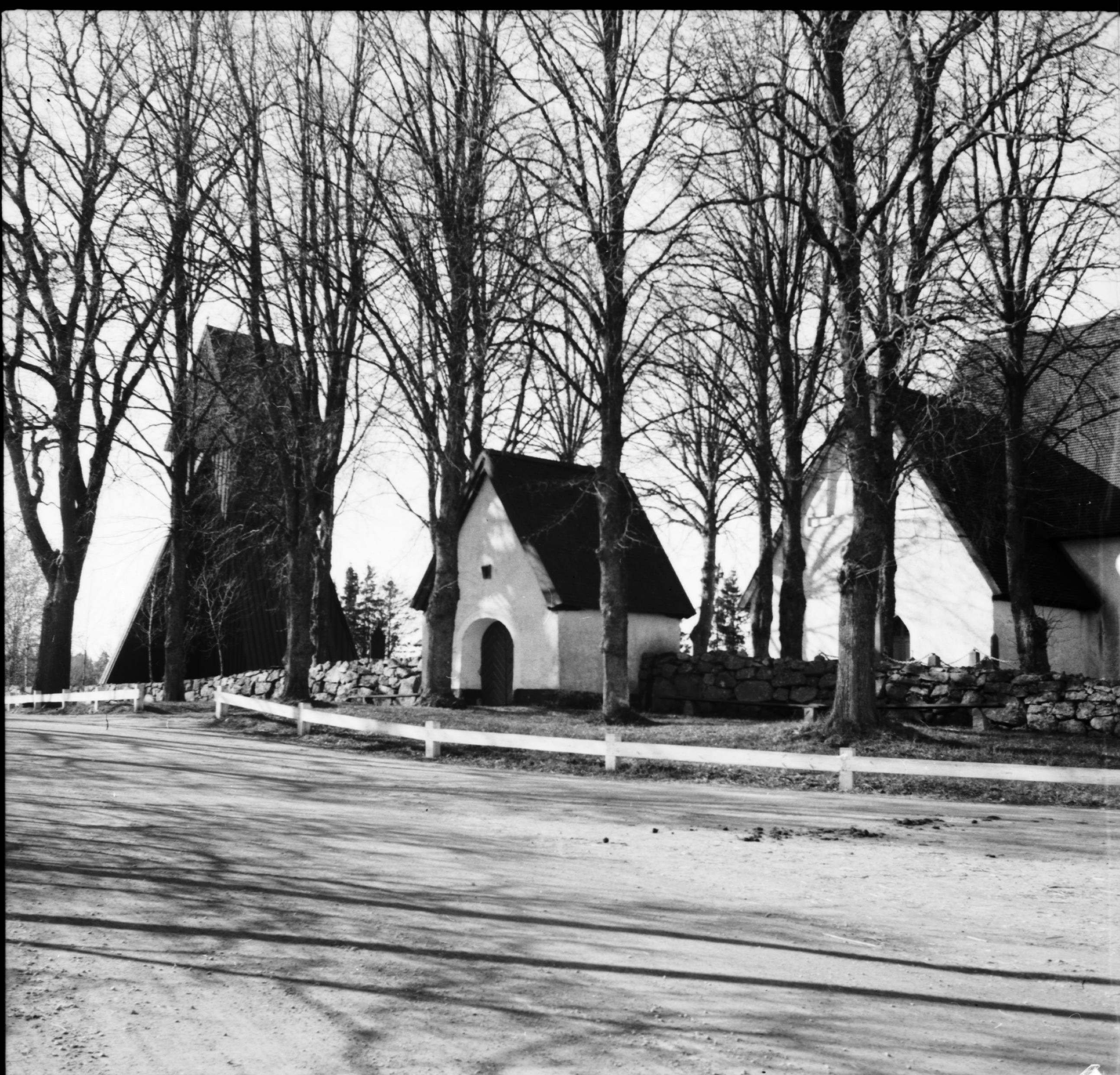 E. Lundberg, Riala kyrka