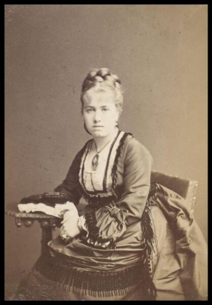 London Stereoscopic and Photographic Company, Guy Little Theatrical Photograph