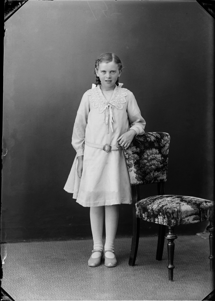Skötsner-Edhlund, Dotter till Nämndeman Mats Jansson från Barkö, Börstil socken, Uppland 1930
